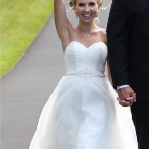 Elegant White Strapless Wedding Dress